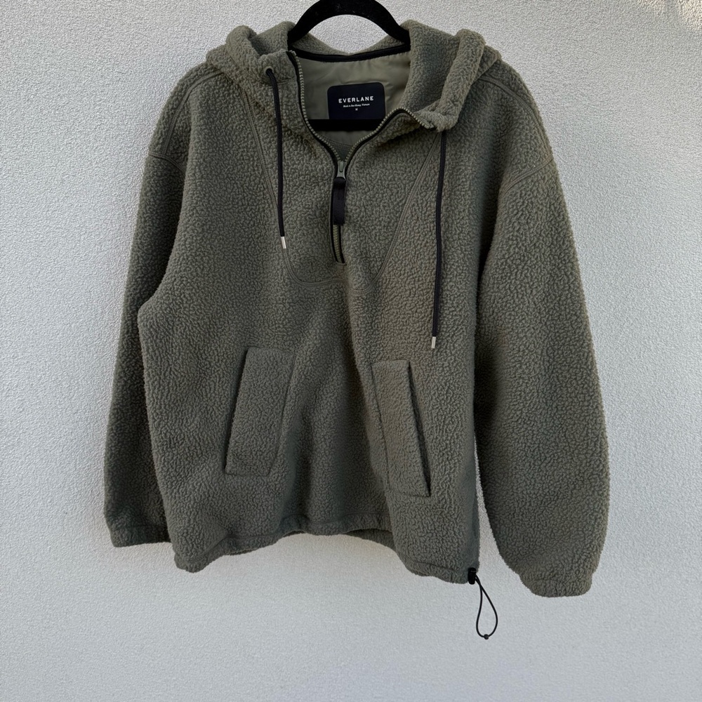 Everlane ReNew Fleece Hoodie in Kalamata Size M